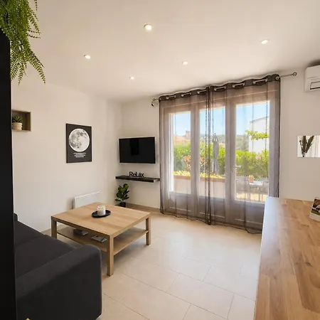 Apartamento T3 Climatisé Avec Jardin à 900 M De La
